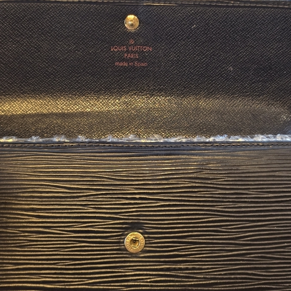 Louis Vuitton Black Epi Leather Porte-Tresor International Trifold Snap Wallet - Picture 12 of 16
